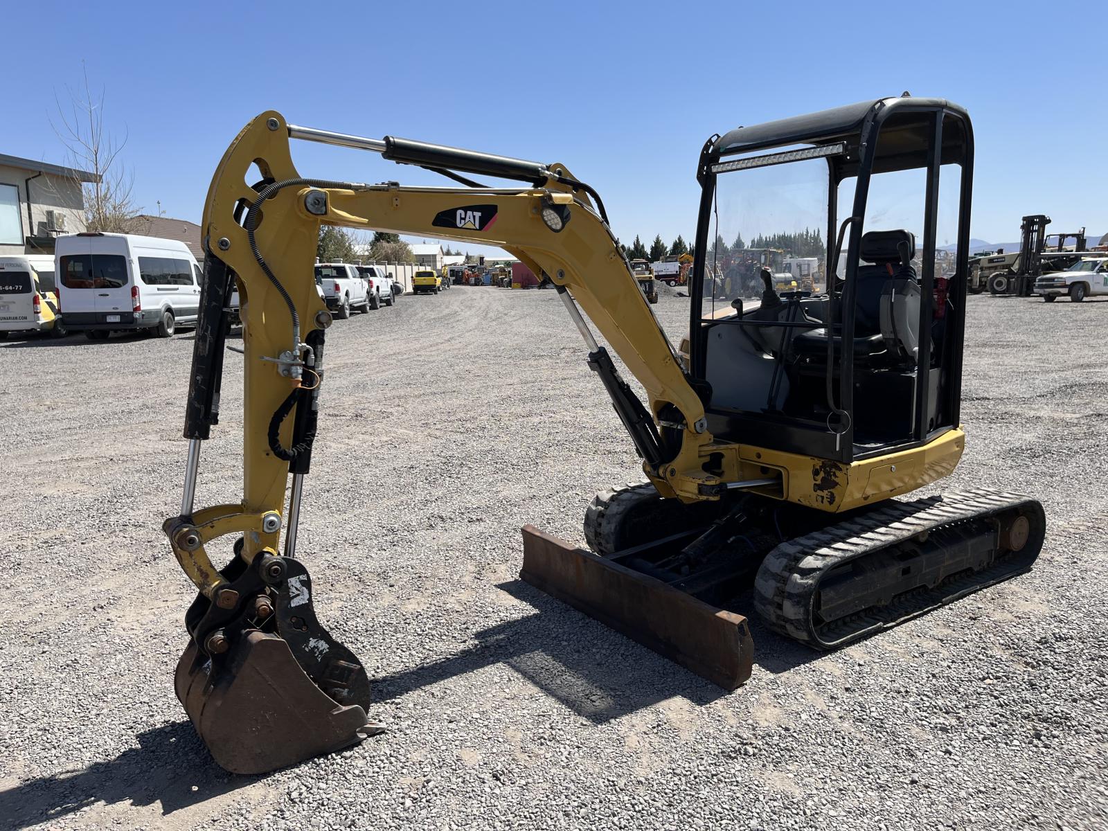 ./imagenes/INVOICE/2019/18057/CATERPILLAR 302.7D CR (5).JPG